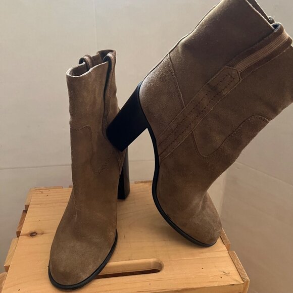 Kate Spade New York Size 9 Tobacco Brown Baise Suede Pull On Heeled Ankle Boots - Picture 11 of 16